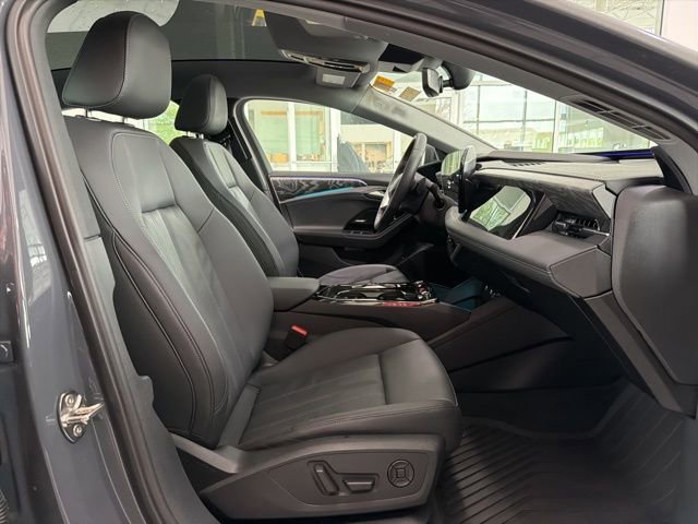 Used 2025 Audi A6 e-tron Premium Plus w/ Premium Plus AWD/4WD image 17