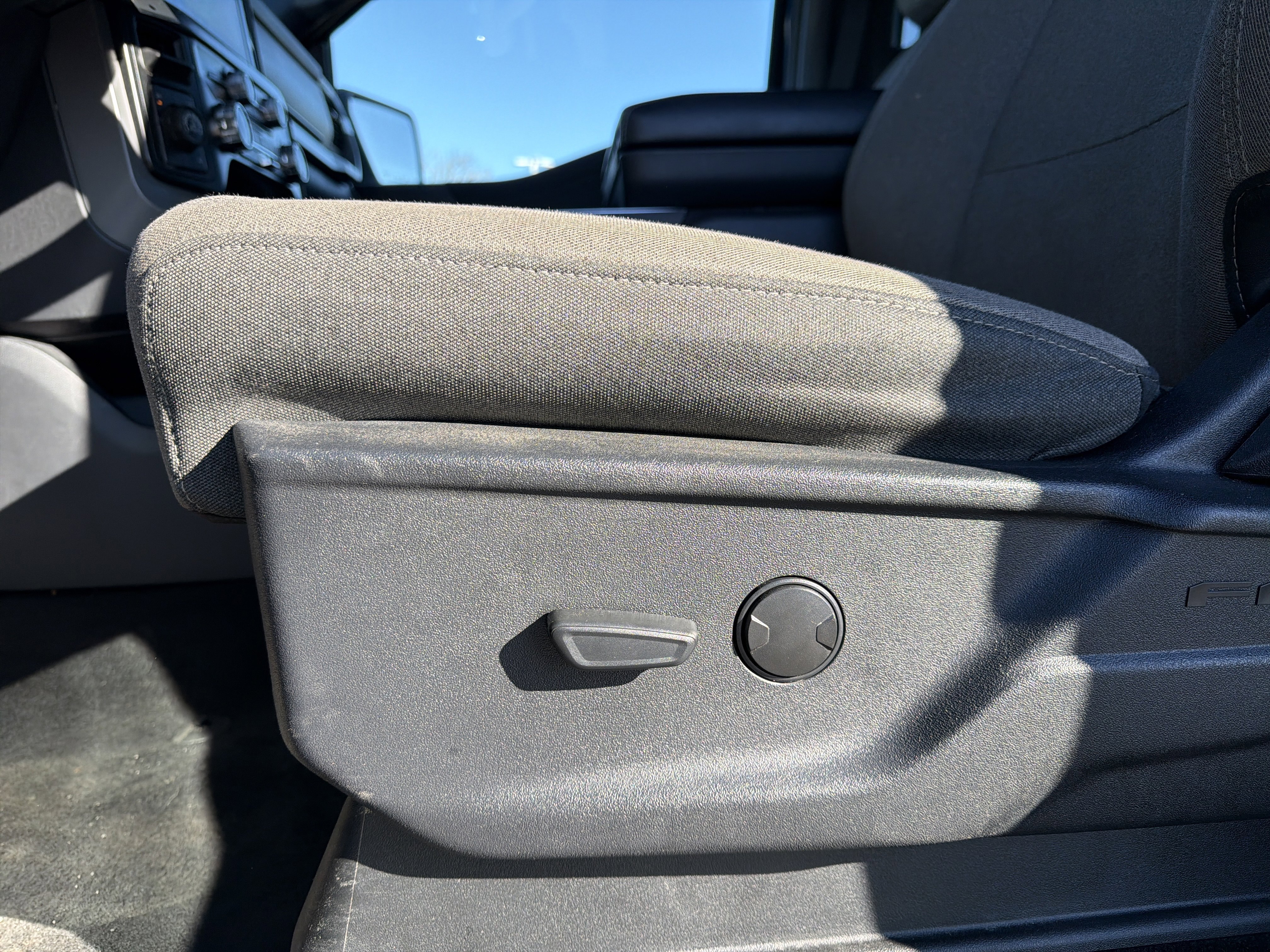 Used 2024 Ford F150 XLT w/ Mobile Office Package image 24