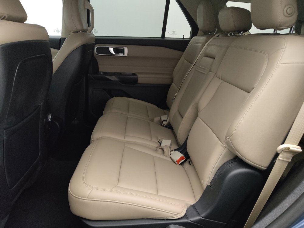 Used 2020 Ford Explorer XLT w/ Equipment Group 202A image 18