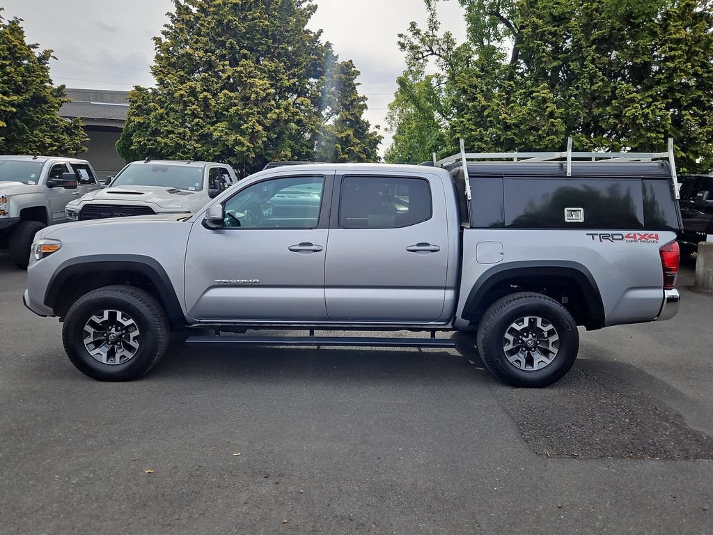 Used 2019 Toyota Tacoma TRD Off-Road AWD/4WD image 4