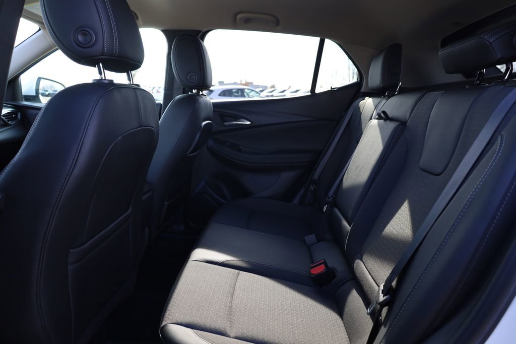 Used 2022 Buick Encore GX Select image 32