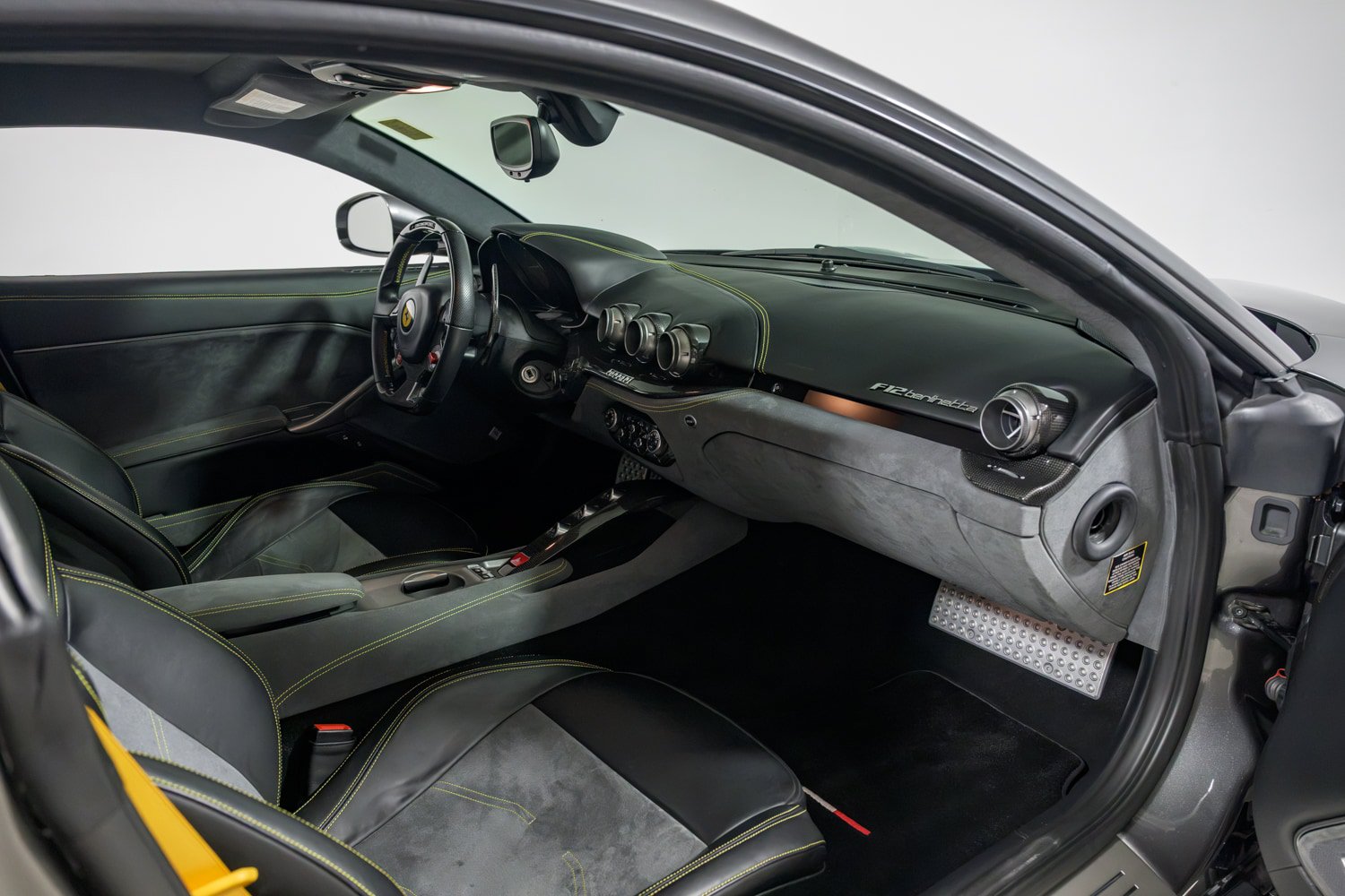 Used 2016 Ferrari F12 Berlinetta RWD image 28
