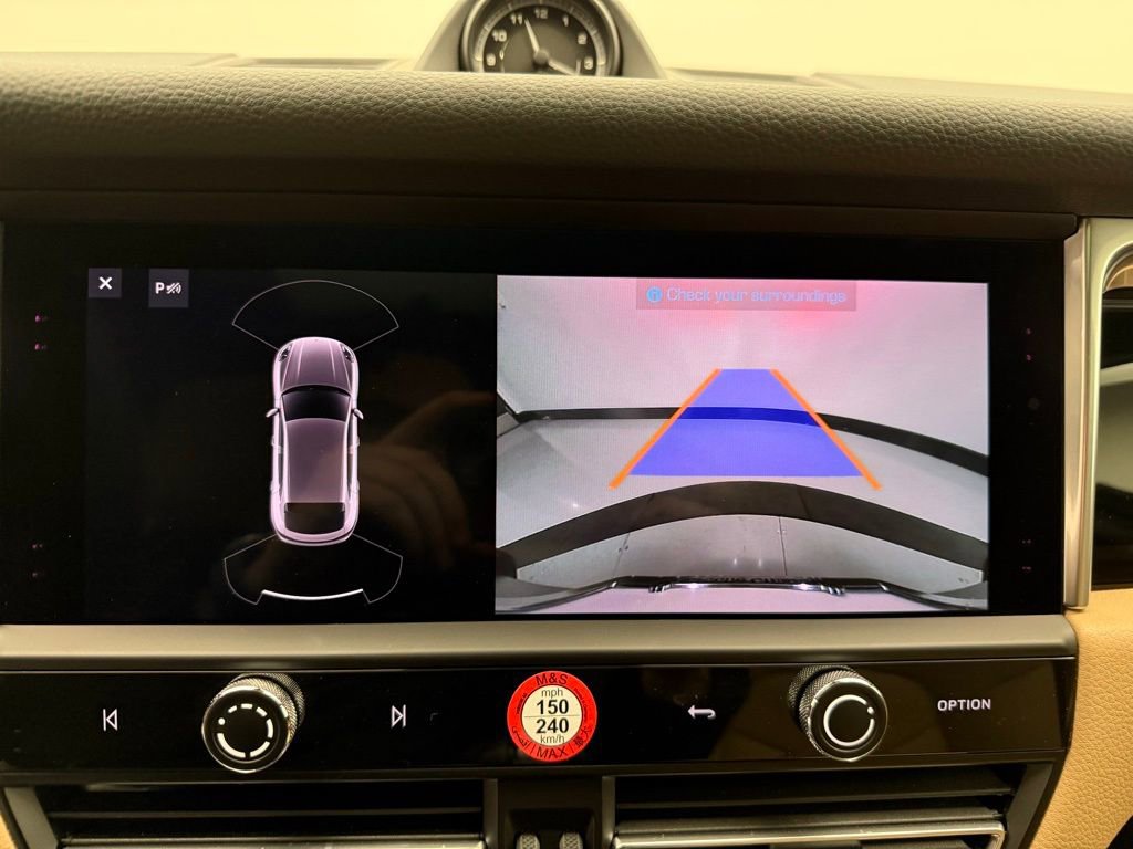 Used 2025 Porsche Macan image 17