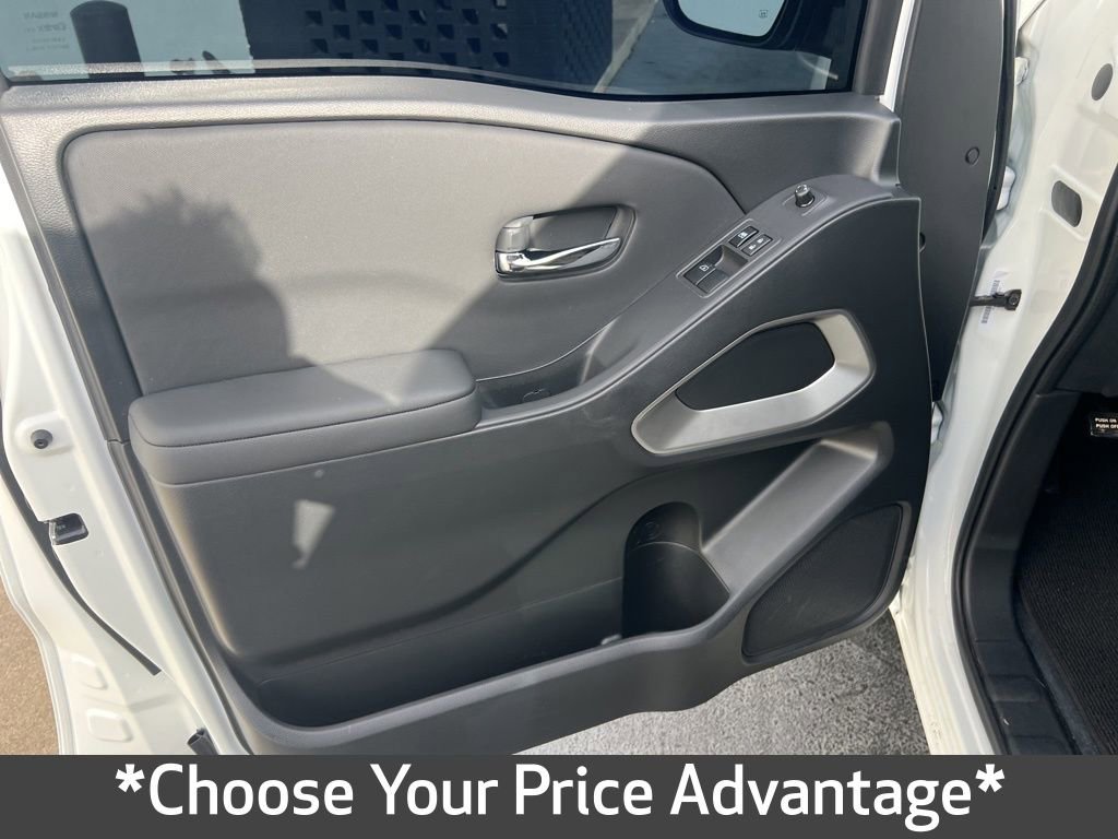 Used 2024 Nissan Frontier SV w/ SV Convenience Package image 33