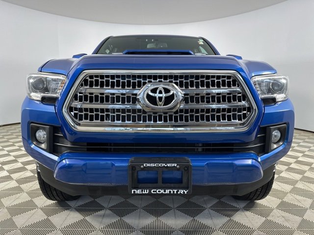 Used 2016 Toyota Tacoma TRD Sport image 2