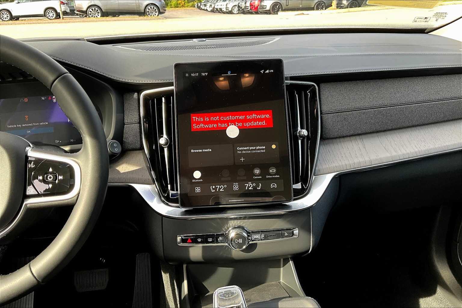 New 2026 Volvo XC90 B6 Ultra w/ Protection Package Premier AWD/4WD image 8