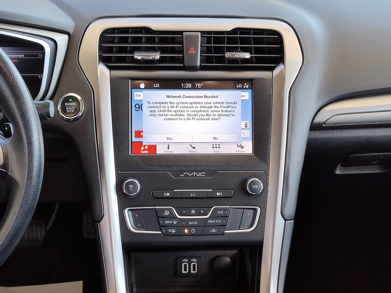 Used 2019 Ford Fusion SE image 18