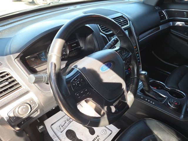 Used 2017 Ford Explorer Limited image 25