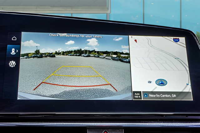 Used 2025 Hyundai Elantra Limited FWD image 31