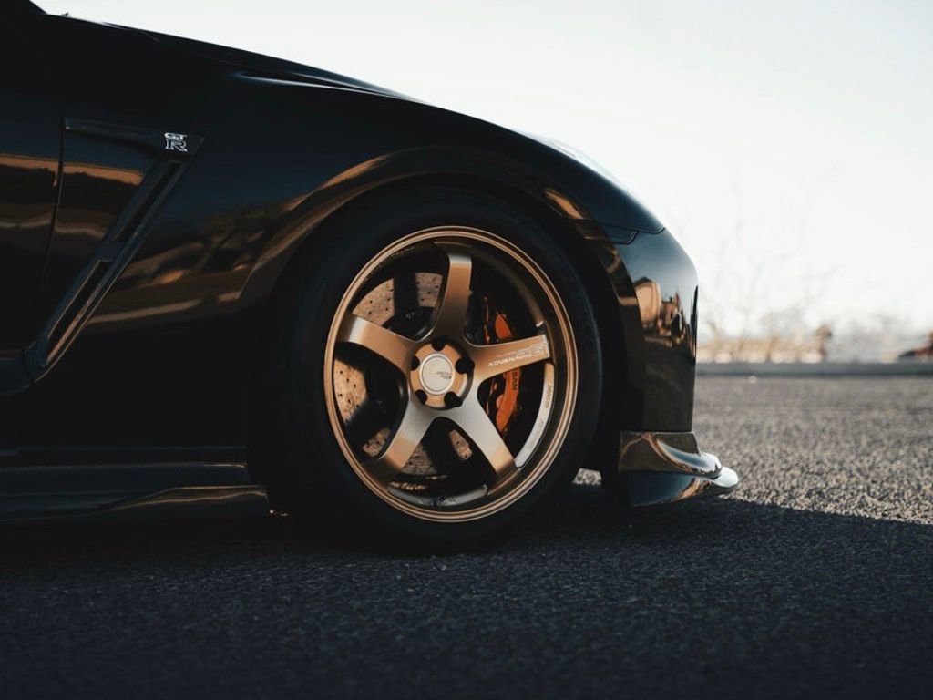 Used 2019 Nissan GT-R Premium w/ Premium Interior Package image 17