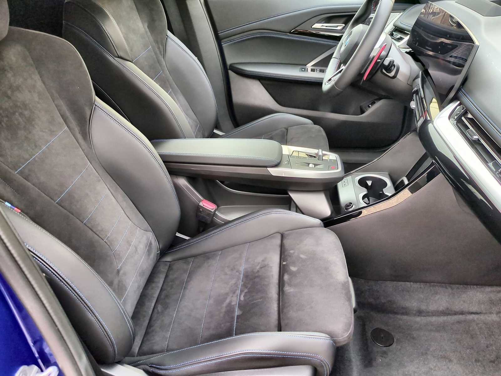 Used 2025 BMW X1 M35i w/ Premium Package image 23