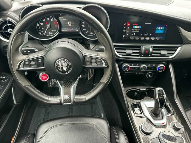 Used 2022 Alfa Romeo Giulia Quadrifoglio RWD image 17