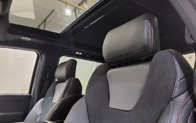 Used 2025 Ford F150 Raptor AWD/4WD image 13