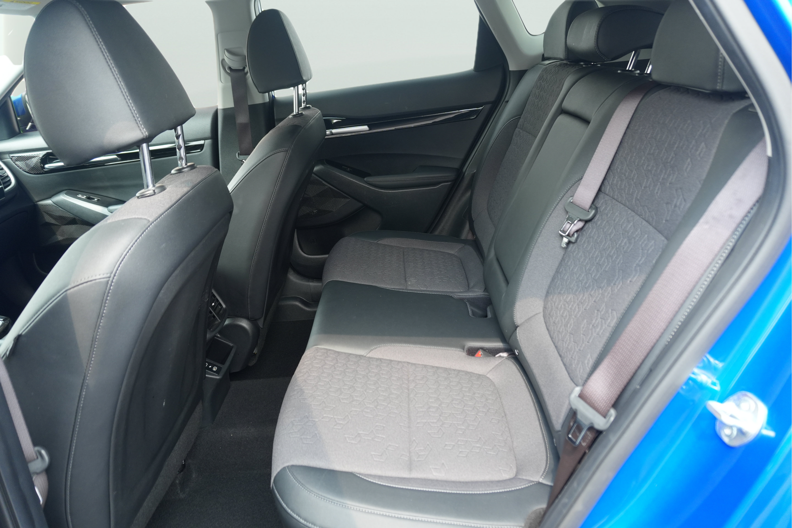 Used 2025 Kia Seltos X-Line AWD/4WD image 16
