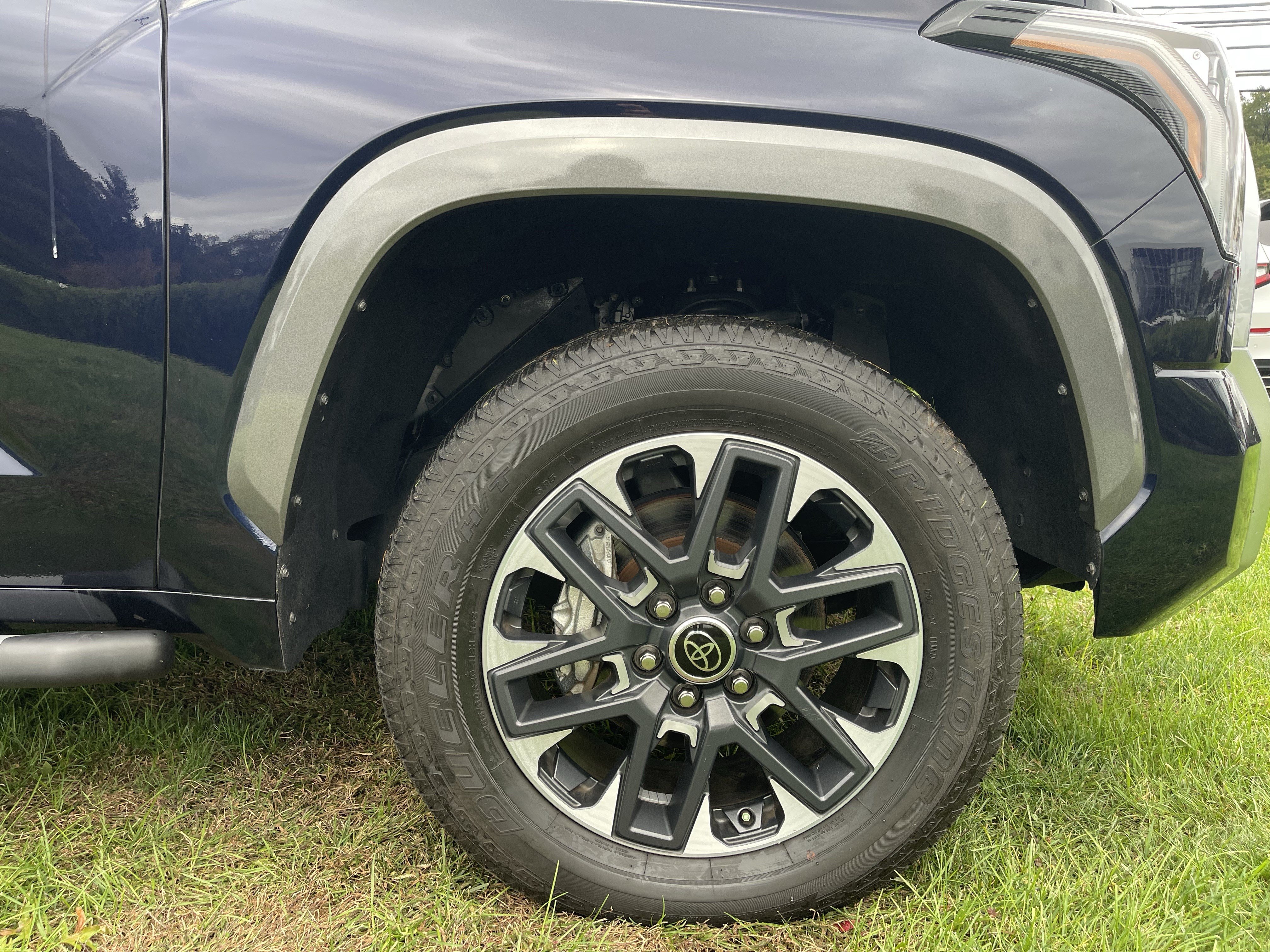 Used 2023 Toyota Tundra Limited AWD/4WD image 9