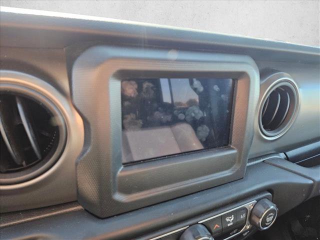 Used 2022 Jeep Gladiator Willys image 17