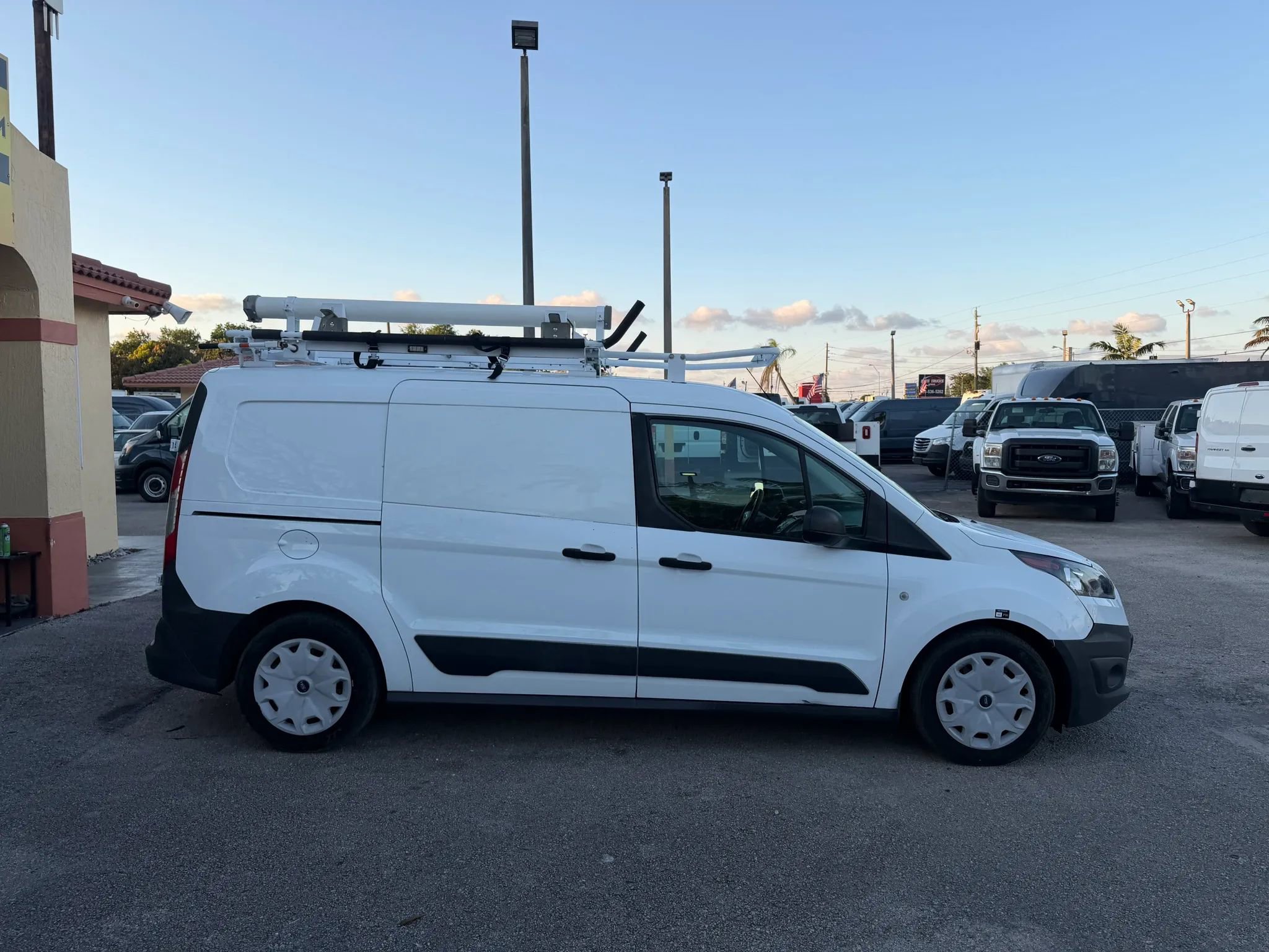 Used 2016 Ford Transit Connect XL image 7