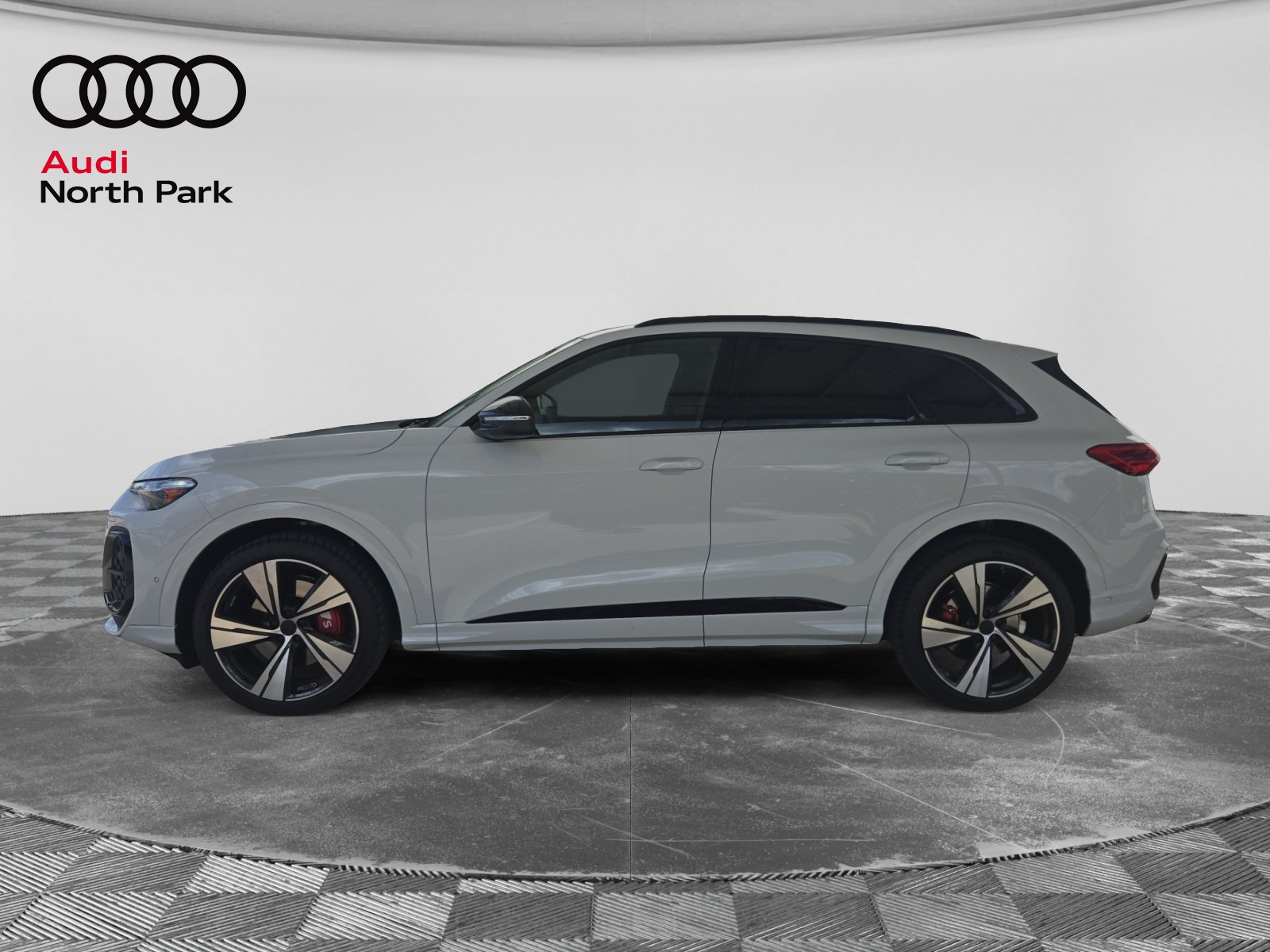 Used 2026 Audi SQ5 Premium Plus AWD/4WD image 2