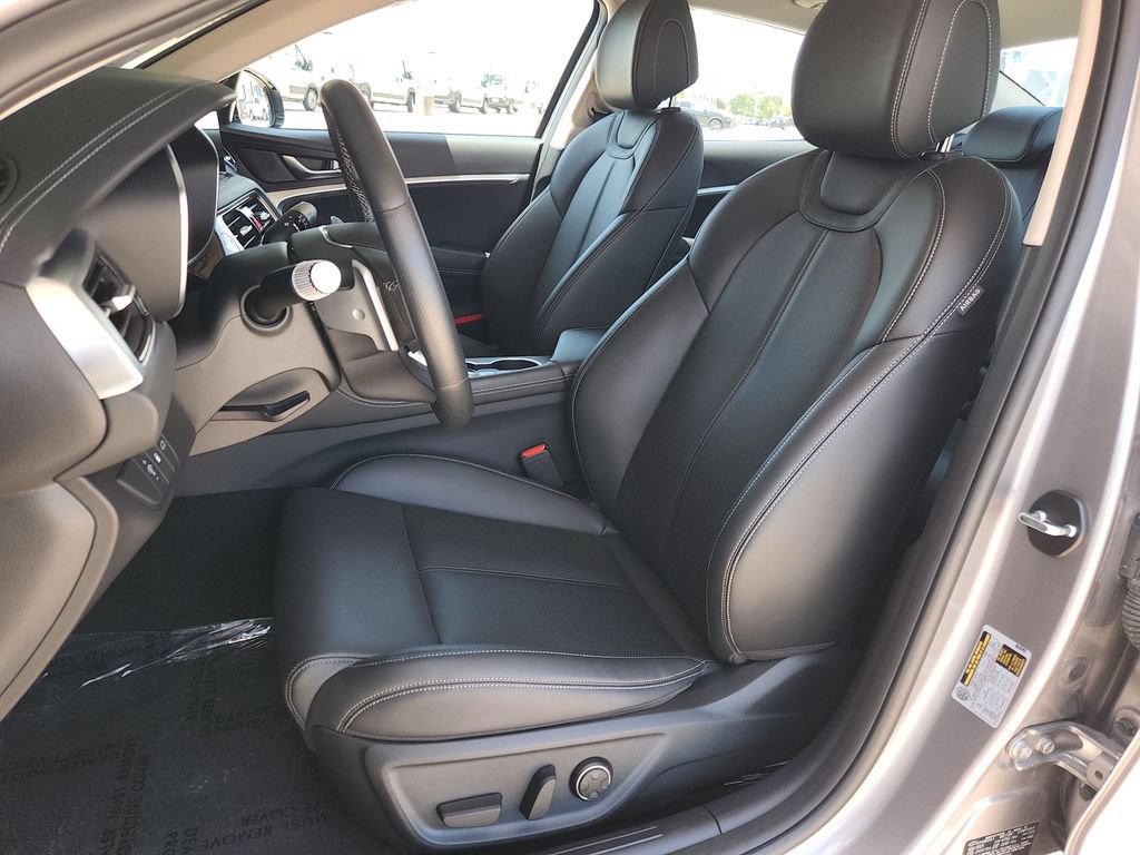 Used 2026 Genesis G70 2.5T RWD image 13