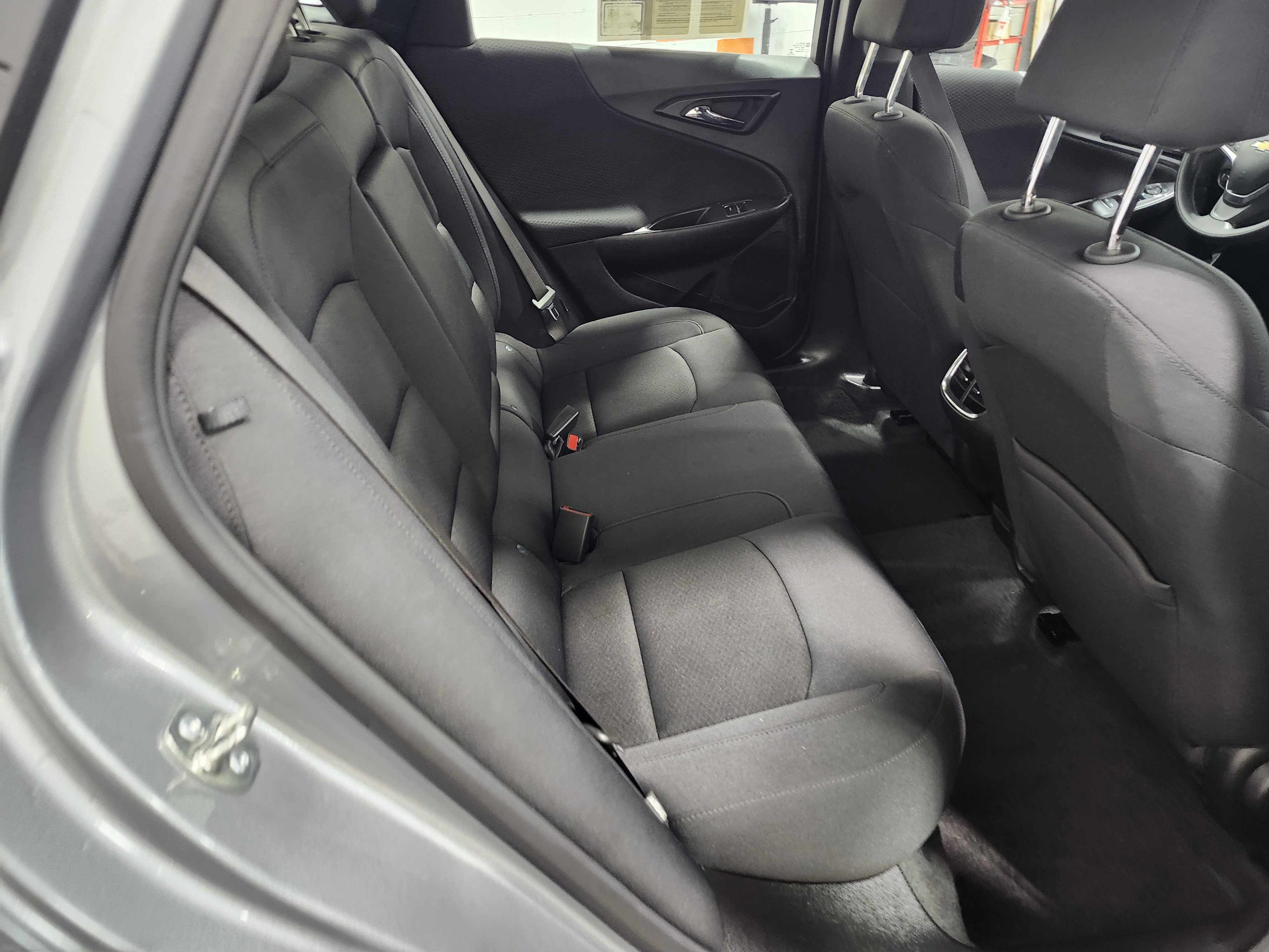 Used 2025 Chevrolet Malibu LT image 12