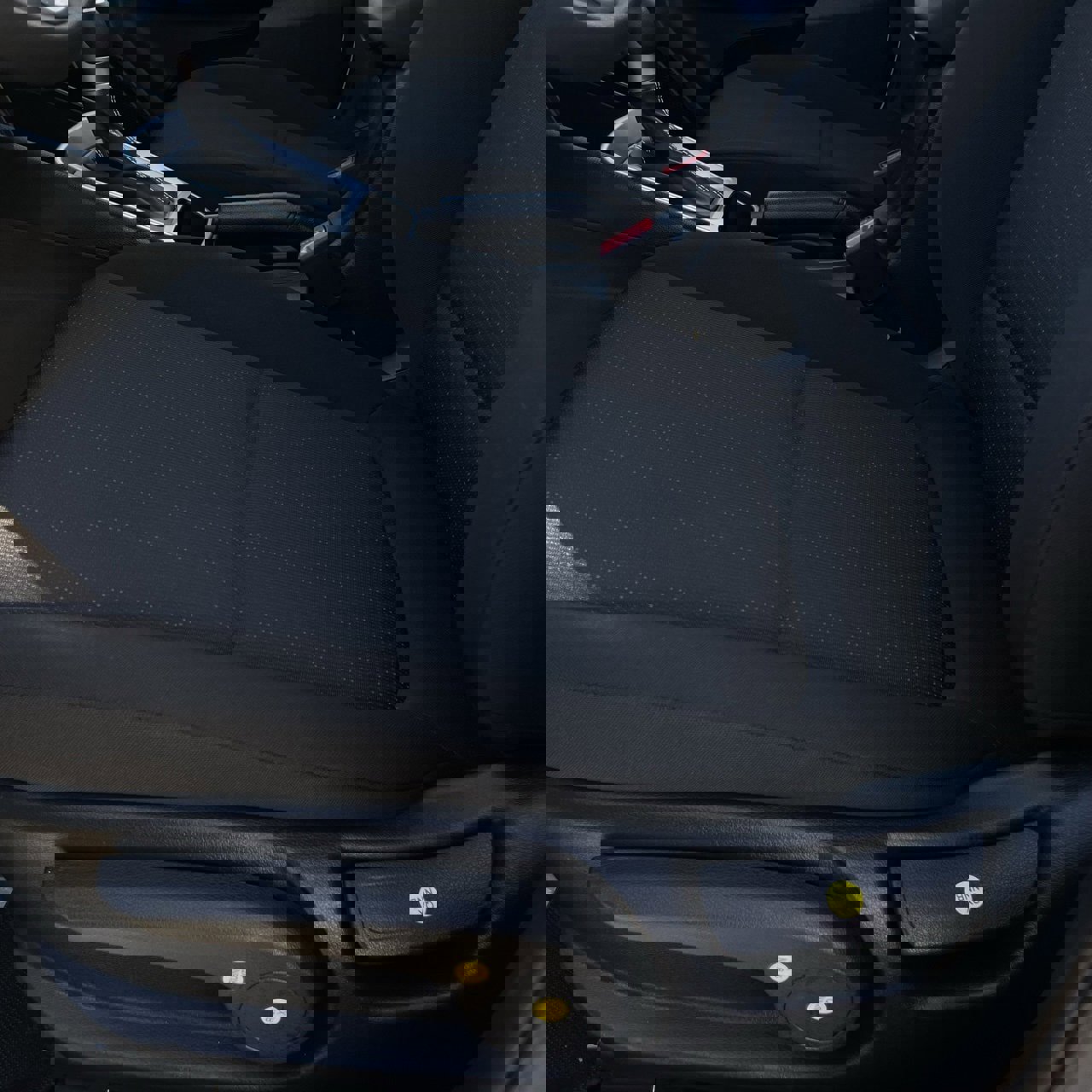 Used 2025 Hyundai Venue SE image 21