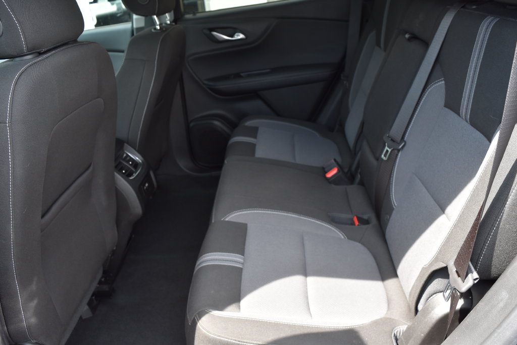 Used 2025 Chevrolet Blazer LT FWD image 9