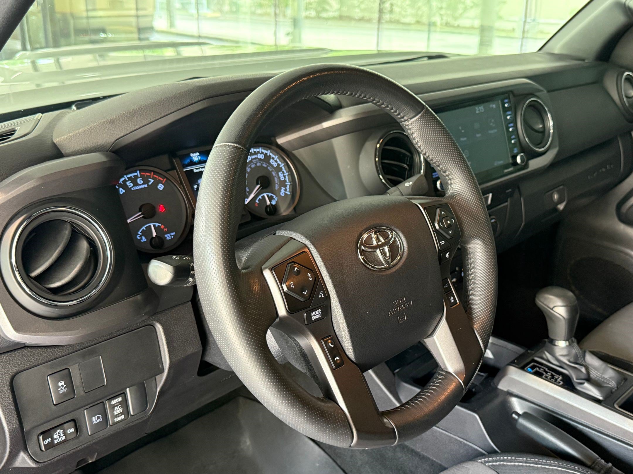 Used 2023 Toyota Tacoma TRD Sport w/ Technology Package RWD image 4