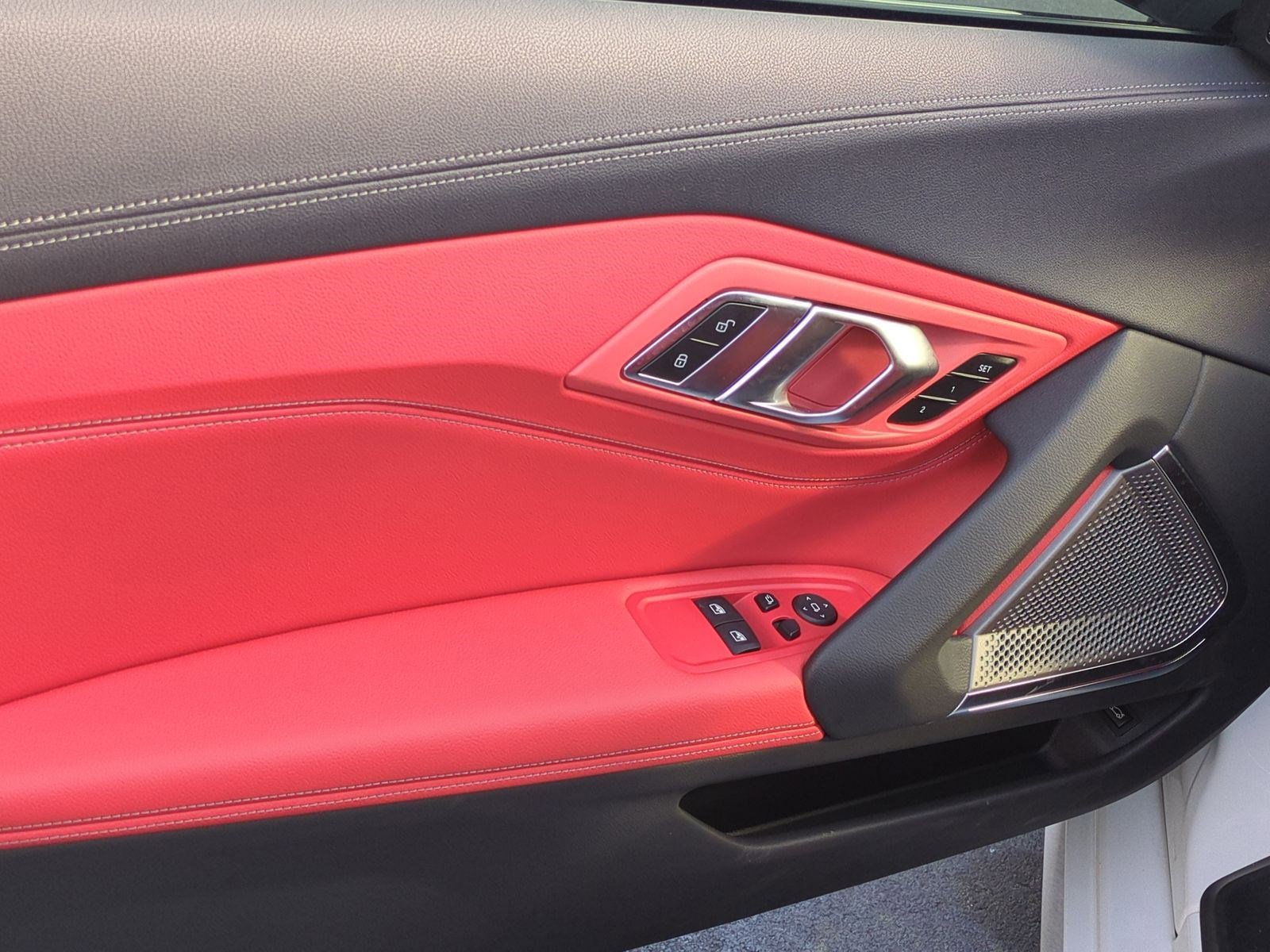 Used 2026 BMW Z4 M40i w/ Shadowloine Package image 14