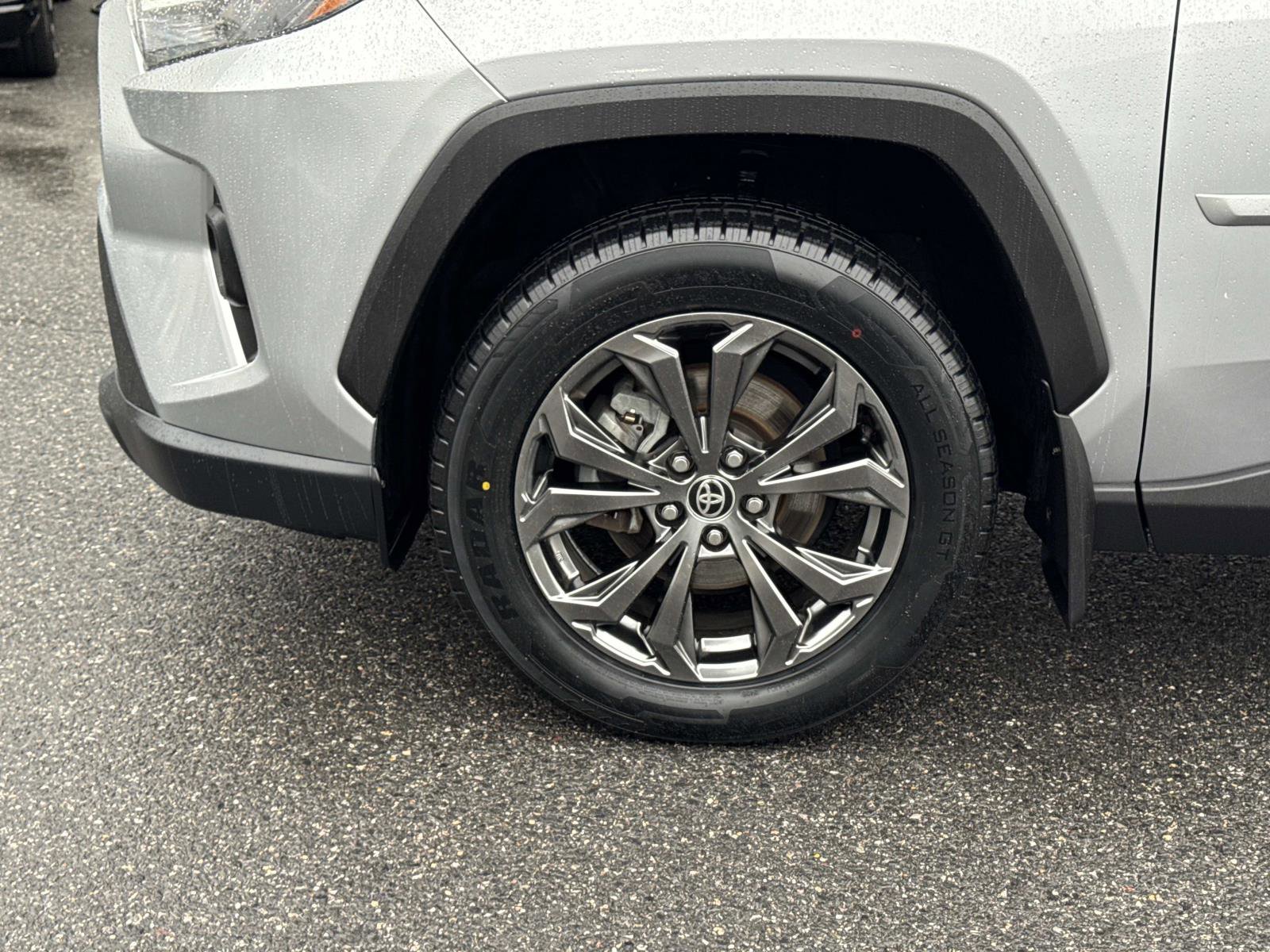 Used 2023 Toyota RAV4 XLE Premium image 30