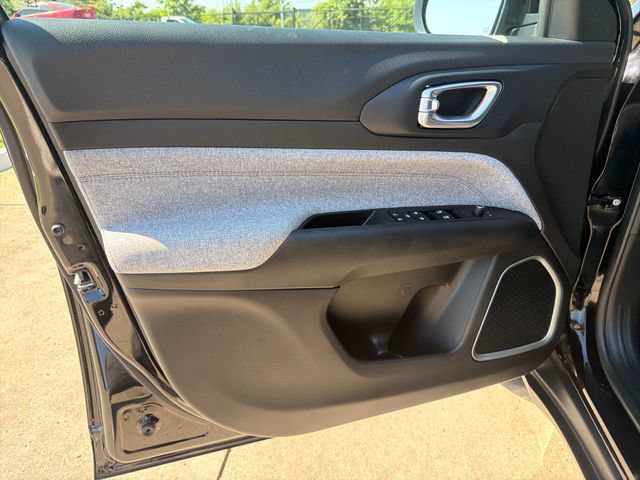 Used 2024 Jeep Compass Latitude AWD/4WD image 12
