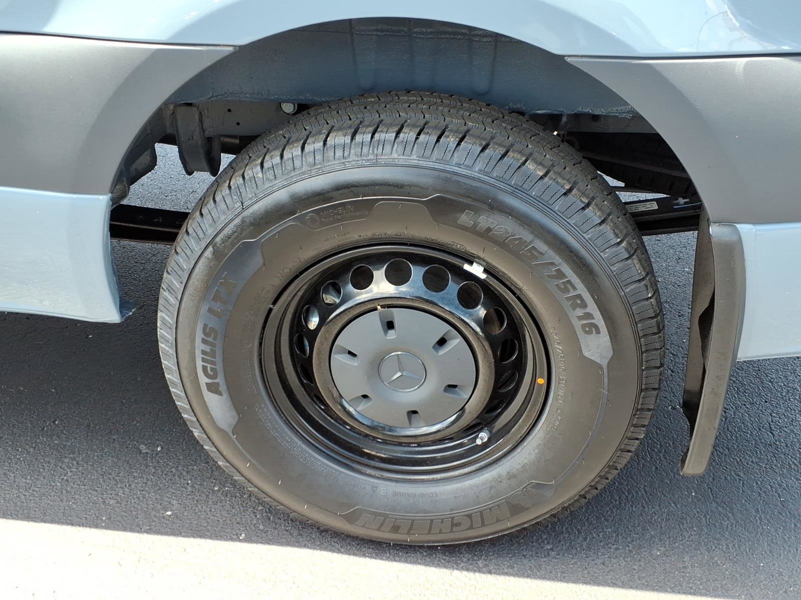 New 2025 Mercedes-Benz Sprinter 2500 image 9