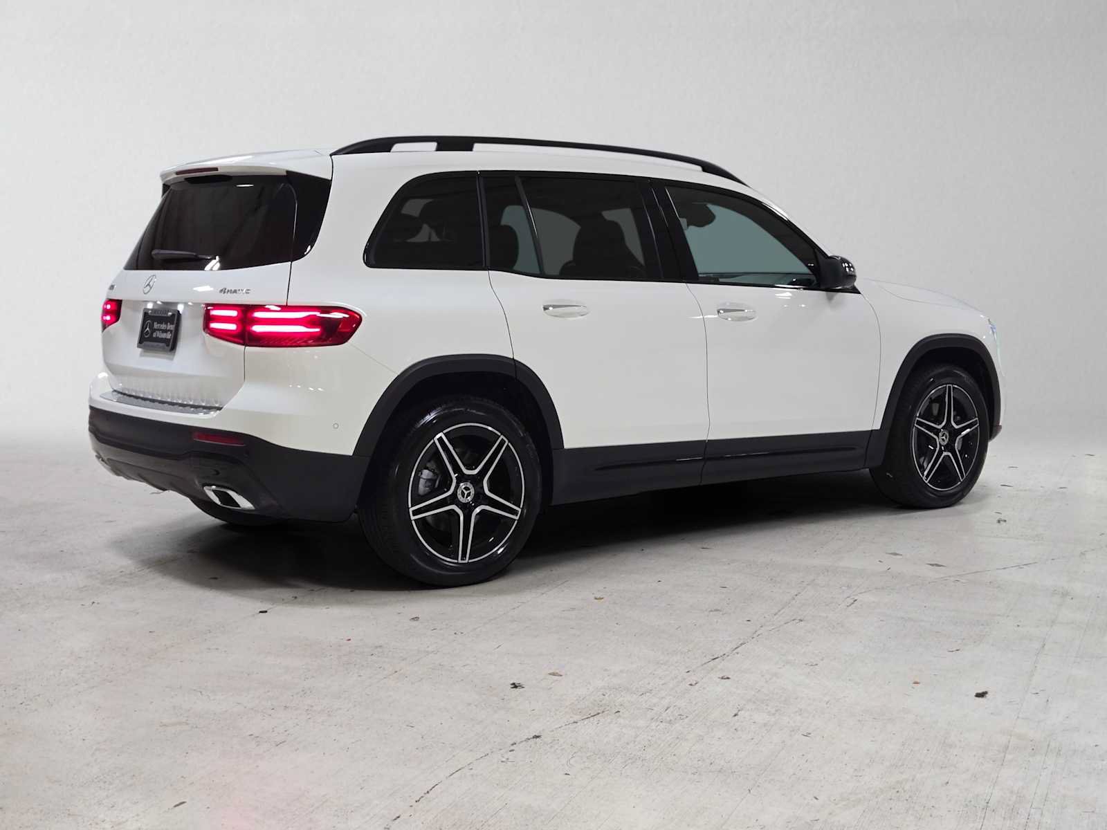 New 2026 Mercedes-Benz GLB 250 4MATIC image 3