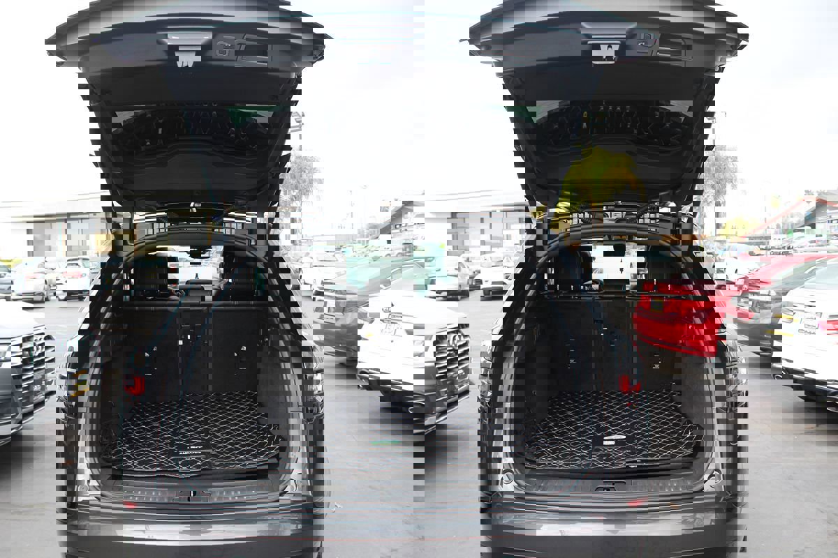 Used 2021 Land Rover Range Rover Velar R-Dynamic S image 34