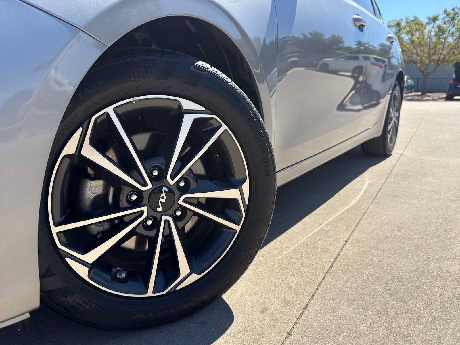 Certified 2024 Kia Forte LXS FWD image 4