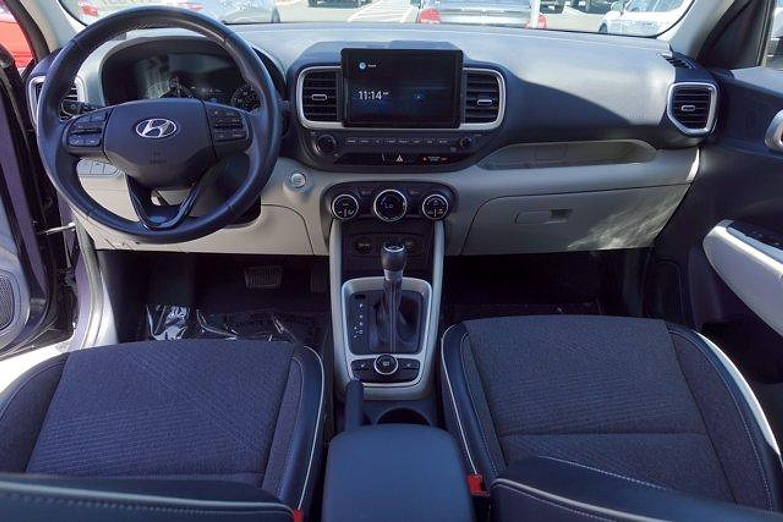 Used 2021 Hyundai Venue FWD image 28