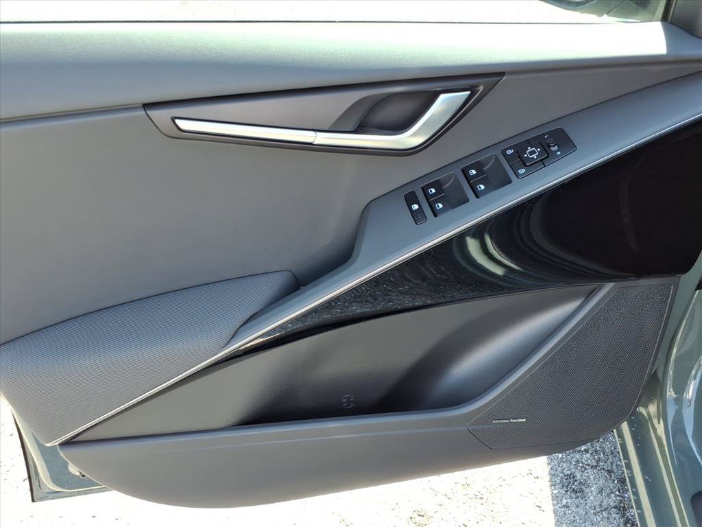 New 2026 Kia Niro EX w/ EX Premium Package FWD image 16