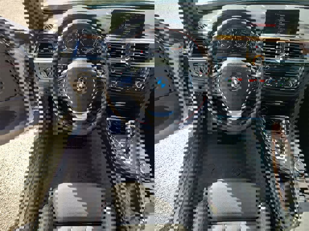 Used 2015 BMW 428i Convertible image 14