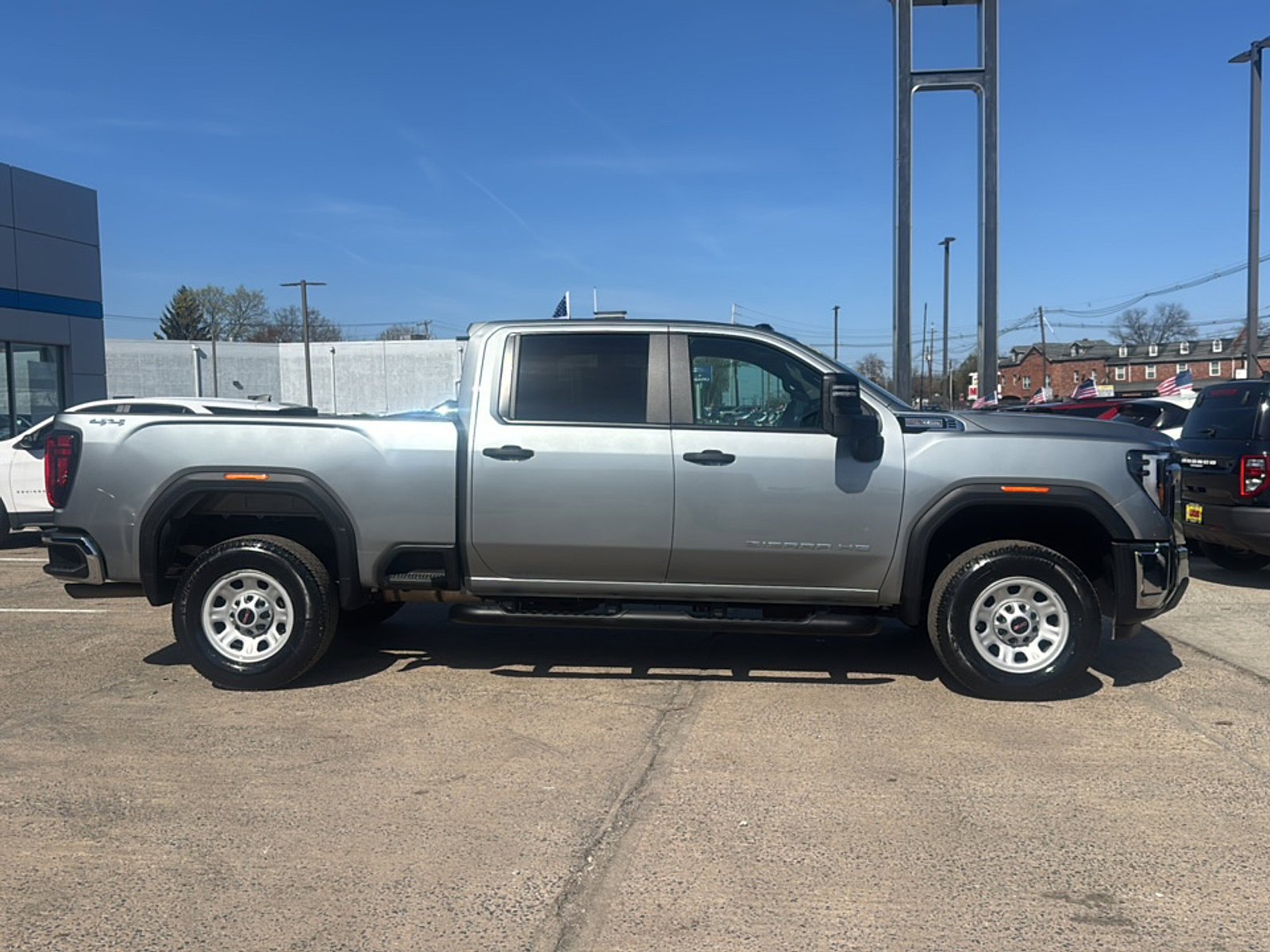 Used 2024 GMC Sierra 2500 Pro w/ Convenience Package AWD/4WD image 9