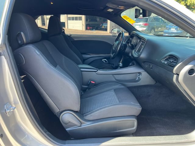 Used 2018 Dodge Challenger SXT RWD image 9