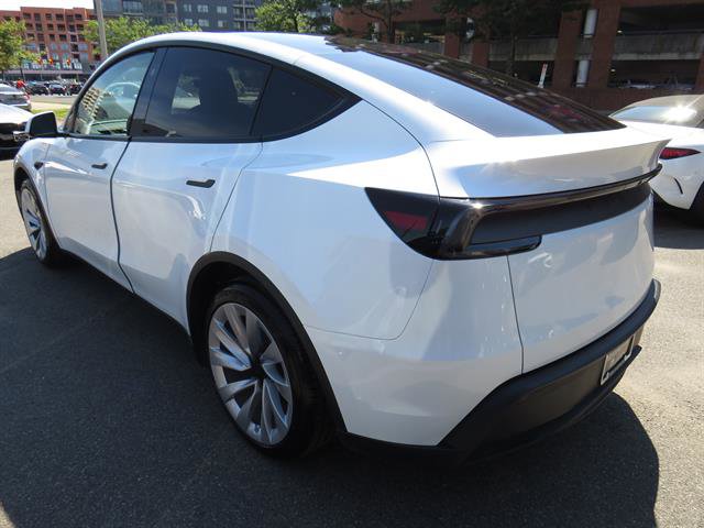 Used 2026 Tesla Model Y Long Range RWD image 2