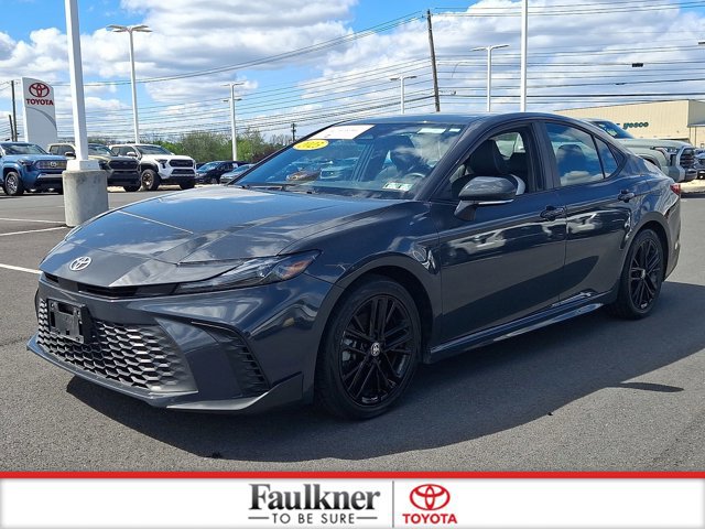 Certified 2025 Toyota Camry SE FWD image 3