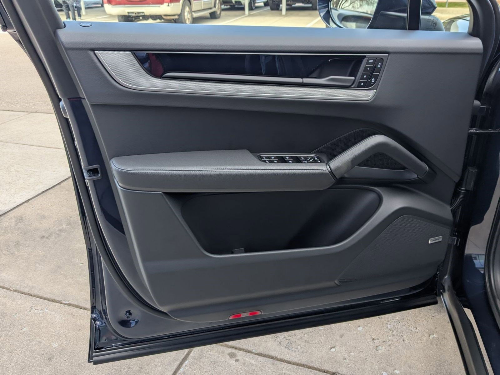 New 2026 Porsche Cayenne S image 13