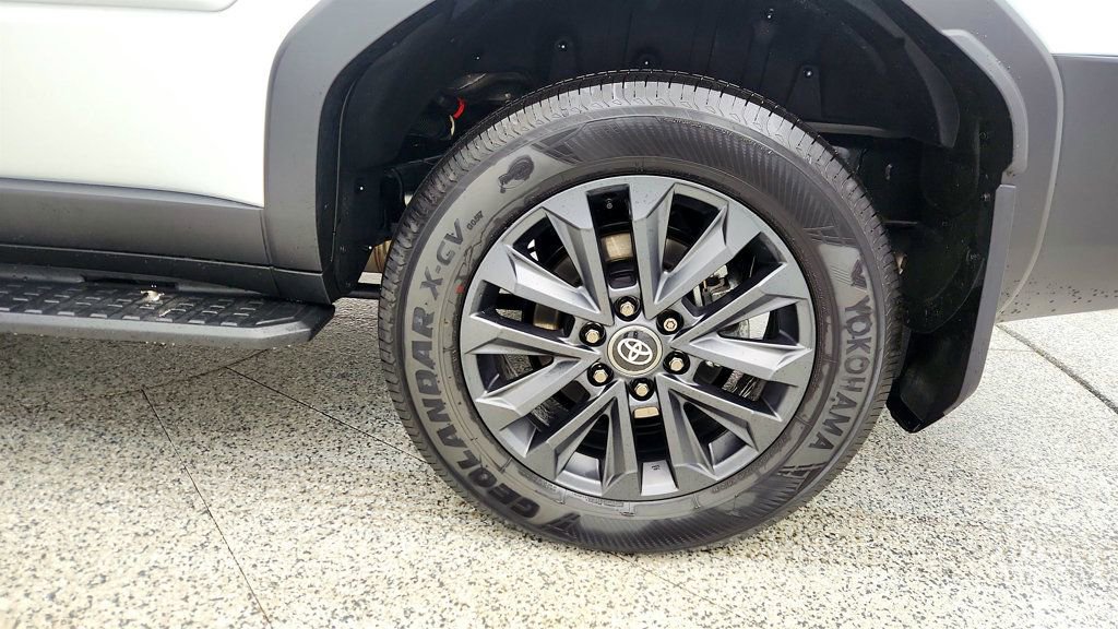 Used 2025 Toyota Land Cruiser w/ Premium Package image 9