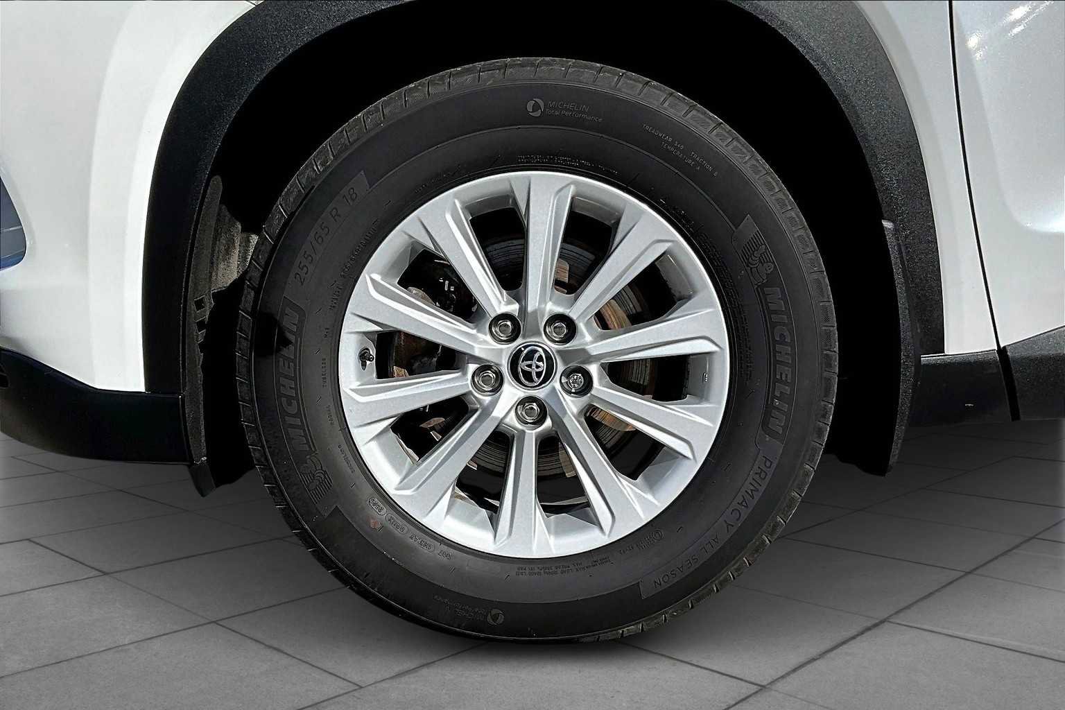 Used 2024 Toyota Grand Highlander XLE image 10