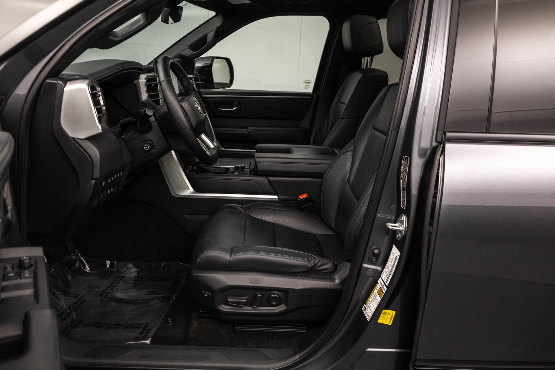 Used 2022 Toyota Tundra Platinum w/ Advanced Package AWD/4WD image 6