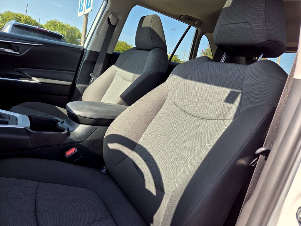 Used 2023 Toyota RAV4 XLE w/ Convenience Package FWD image 11