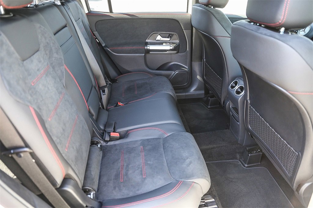 Used 2024 Mercedes-Benz GLB 250 4MATIC image 20