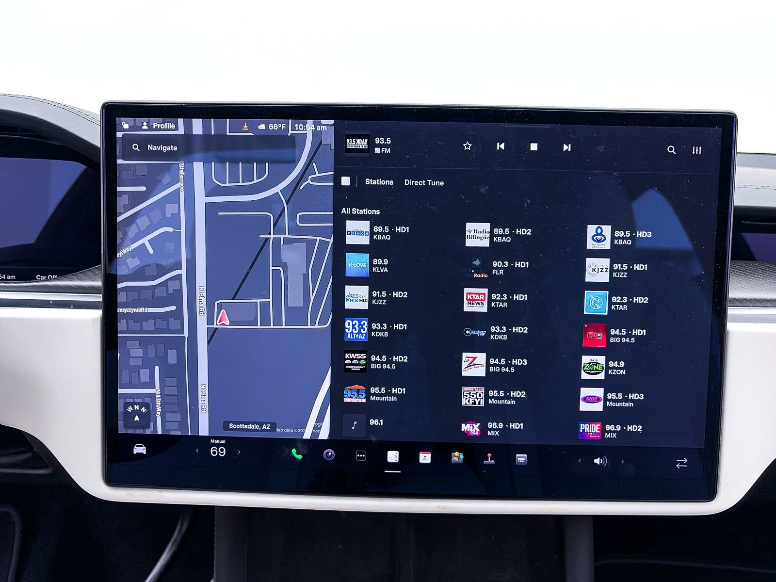 Used 2023 Tesla Model X Plaid image 21