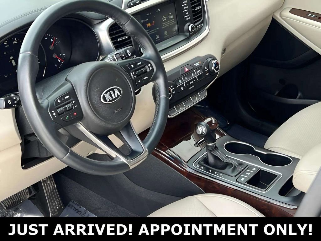Used 2017 Kia Sorento EX image 8