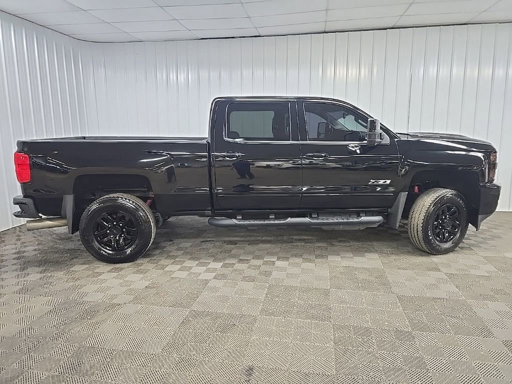 Used 2019 Chevrolet Silverado 2500 LTZ w/ Midnight Edition AWD/4WD image 2